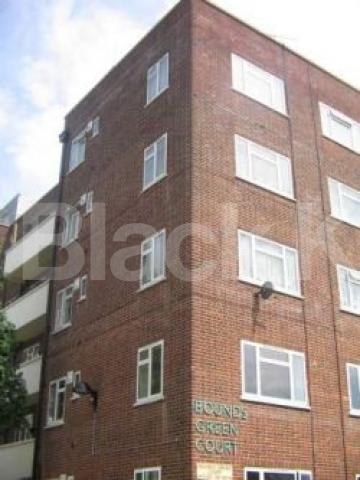 			NEW INSTRUTION, 3 Bedroom, 1 bath, 1 reception Flat			 Bounds Green Road, BOUNDS GREEN N11